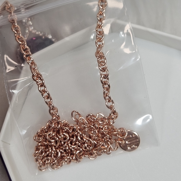 Bomb Party We Love A Versatile Queen Necklace - Picture 7 of 9